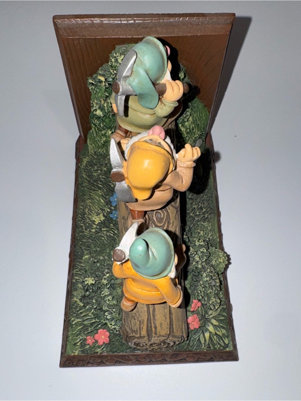 Vintage Bradford Exchange Snow White Seven Dwarfs Heigh Ho Bookend - Picture 5 of 7